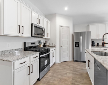 6685 Riplee Street - Photo Thumbnail 11