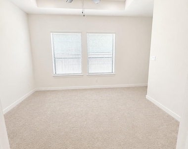 10602 William Park Drive - Photo Thumbnail 4