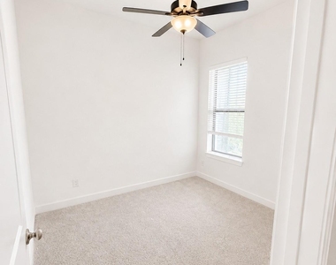 10602 William Park Drive - Photo Thumbnail 7