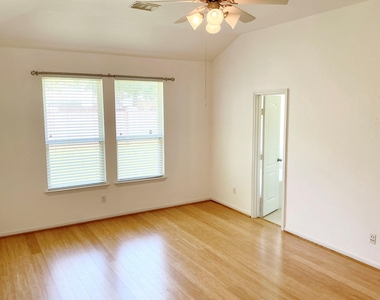 4435 Wellington Grove Lane - Photo Thumbnail 13
