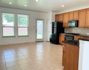 4435 Wellington Grove Lane - Photo Thumbnail 8