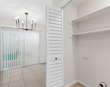 9306 Tooley Drive - Photo Thumbnail 12