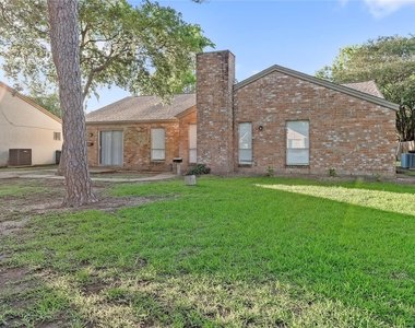 9306 Tooley Drive - Photo Thumbnail 2