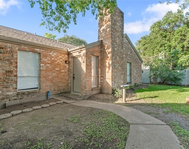 9306 Tooley Drive - Photo Thumbnail 3