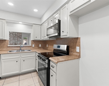 9306 Tooley Drive - Photo Thumbnail 11