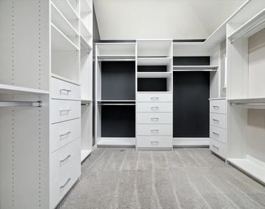 430 N Live Oak Street - Photo Thumbnail 14