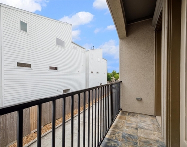 430 N Live Oak Street - Photo Thumbnail 18