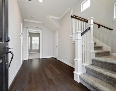 430 N Live Oak Street - Photo Thumbnail 1
