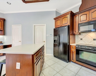 2421 Baycrest Drive - Photo Thumbnail 15