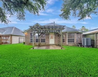 2421 Baycrest Drive - Photo Thumbnail 34