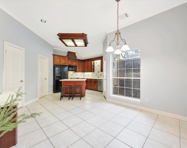 2421 Baycrest Drive - Photo Thumbnail 9