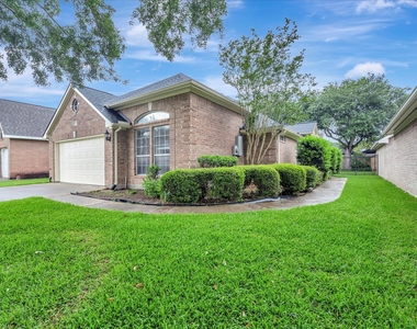 2421 Baycrest Drive - Photo Thumbnail 1