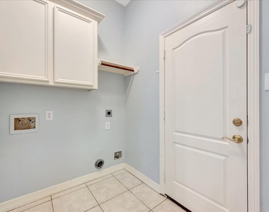 2421 Baycrest Drive - Photo Thumbnail 35