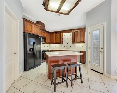 2421 Baycrest Drive - Photo Thumbnail 13