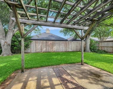 2421 Baycrest Drive - Photo Thumbnail 31
