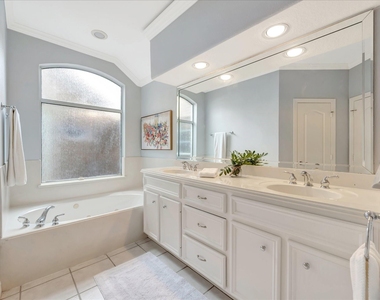 2421 Baycrest Drive - Photo Thumbnail 24