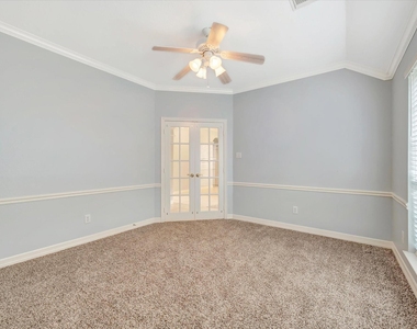 2421 Baycrest Drive - Photo Thumbnail 8