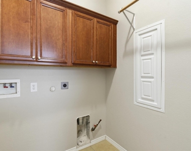2506 Barton Springs Street - Photo Thumbnail 11