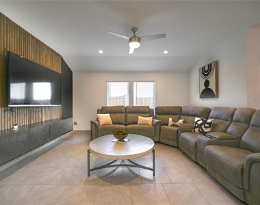 29919 Reagans Ranch Drive - Photo Thumbnail 5