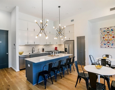 511 Memorial Heights Drive - Photo Thumbnail 10