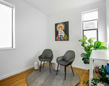 511 Memorial Heights Drive - Photo Thumbnail 40