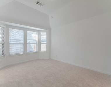 7342 Lake Arrowhead Lane - Photo Thumbnail 15