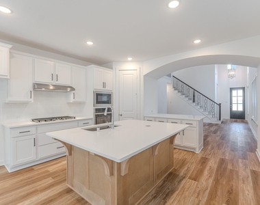 7342 Lake Arrowhead Lane - Photo Thumbnail 8
