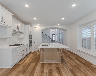 7342 Lake Arrowhead Lane - Photo Thumbnail 12