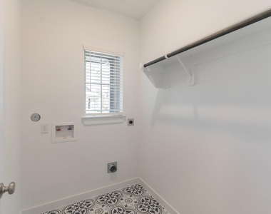 7342 Lake Arrowhead Lane - Photo Thumbnail 30