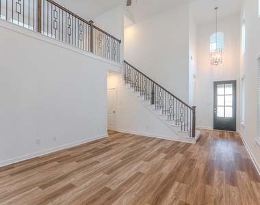 7342 Lake Arrowhead Lane - Photo Thumbnail 5