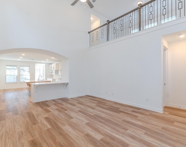 7342 Lake Arrowhead Lane - Photo Thumbnail 3