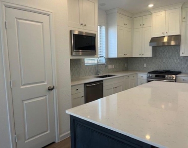 3004 Avalos Dr - Photo Thumbnail 2