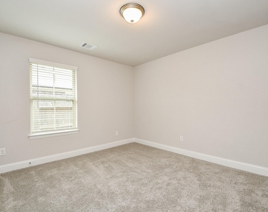 2700 Diamond Reef Lane - Photo Thumbnail 22