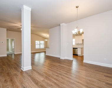 2700 Diamond Reef Lane - Photo Thumbnail 3