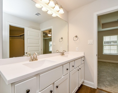 2700 Diamond Reef Lane - Photo Thumbnail 20
