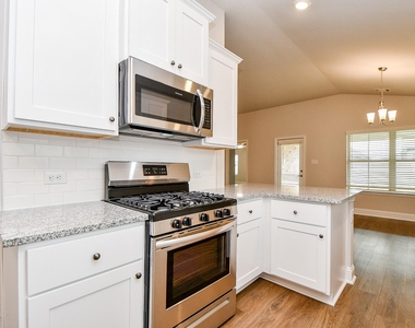 2700 Diamond Reef Lane - Photo Thumbnail 6