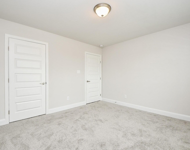 2700 Diamond Reef Lane - Photo Thumbnail 23