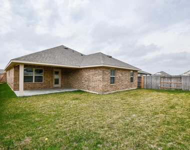 2700 Diamond Reef Lane - Photo Thumbnail 32