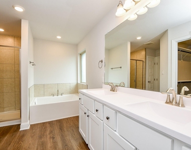 2700 Diamond Reef Lane - Photo Thumbnail 19