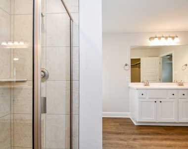 2700 Diamond Reef Lane - Photo Thumbnail 17