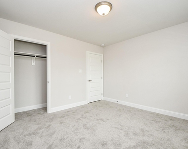 2700 Diamond Reef Lane - Photo Thumbnail 24