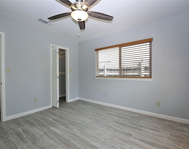2806 Bluebonnet Street - Photo Thumbnail 10