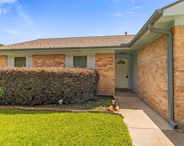 16319 Pitch Pine Drive - Photo Thumbnail 1