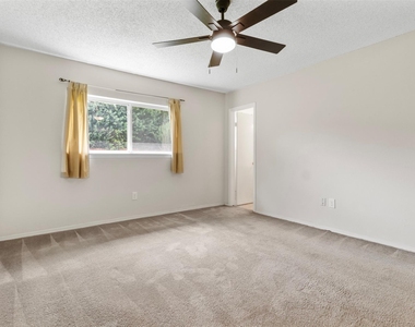 16319 Pitch Pine Drive - Photo Thumbnail 15
