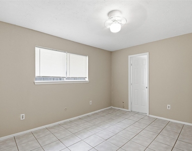 6122 S Greenpark Drive - Photo Thumbnail 12