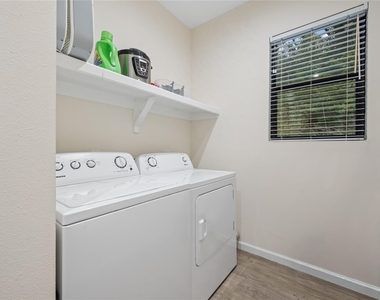 71 White Oak Street - Photo Thumbnail 18