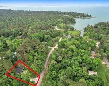 71 White Oak Street - Photo Thumbnail 3