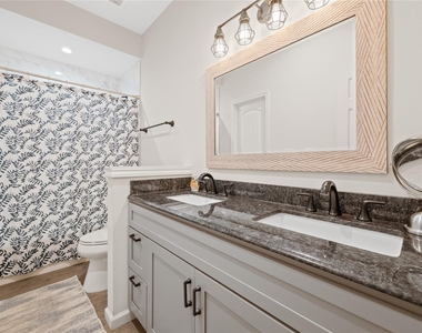 71 White Oak Street - Photo Thumbnail 17