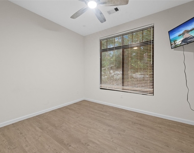 71 White Oak Street - Photo Thumbnail 16