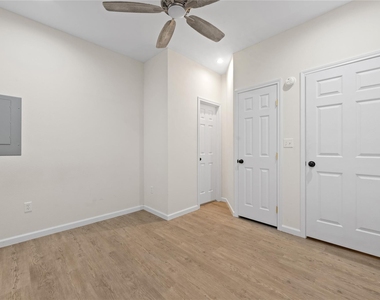 71 White Oak Street - Photo Thumbnail 14